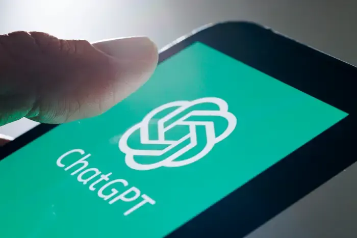 الهيمنة مستمرة.. Chatgpt يتفوق على منافسيه في عدد الزيارات الشهرية