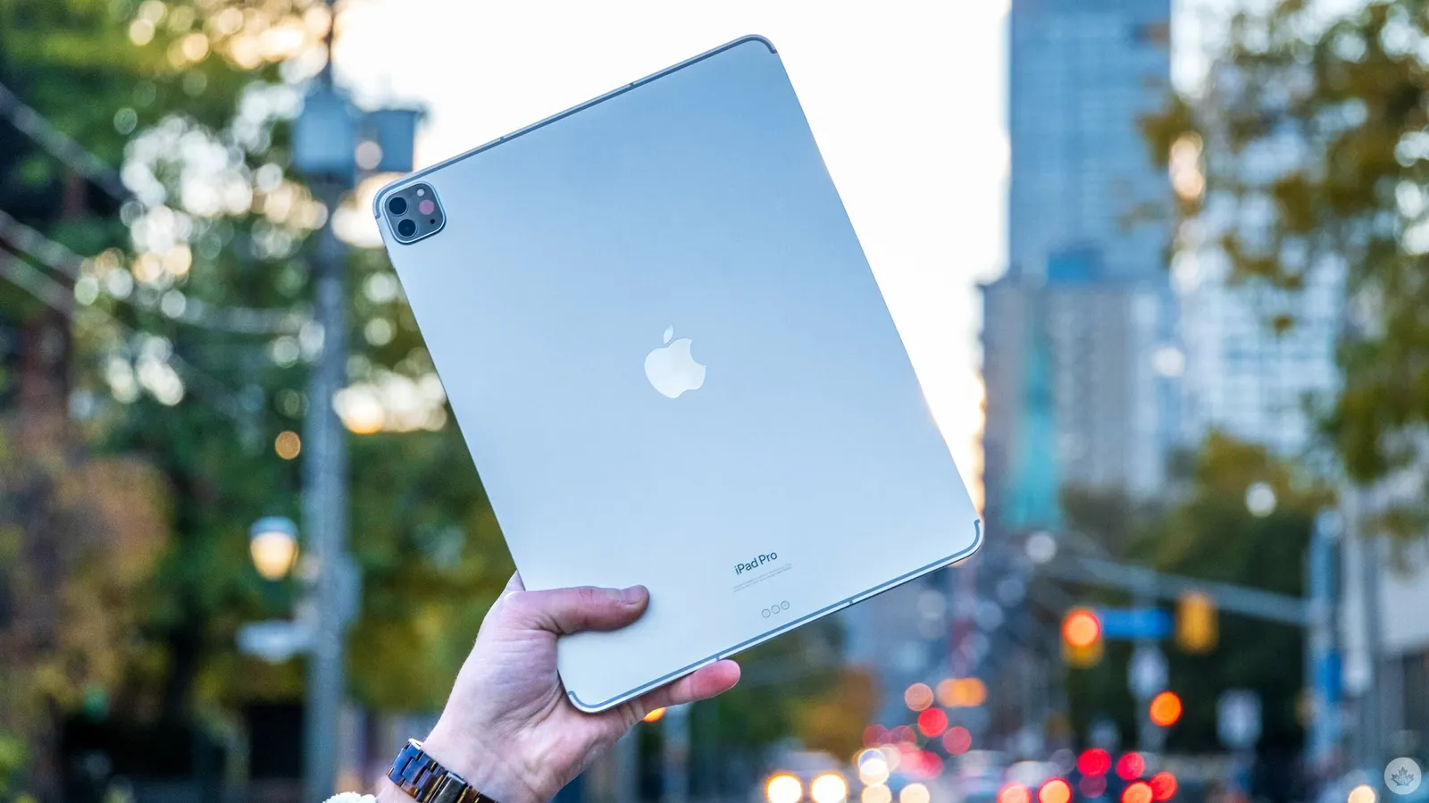 تصميم أنحف وشريحة M4.. مميزات جهاز iPad Pro وiPad Air من أبل