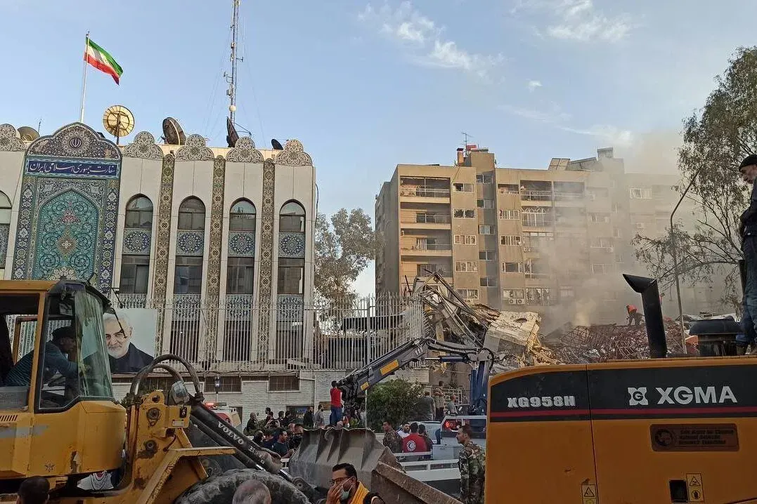 الحرب ليست خيارًا.. كيف سترد إيران على مهاجمة إسرائيل قنصليتها بدمشق؟