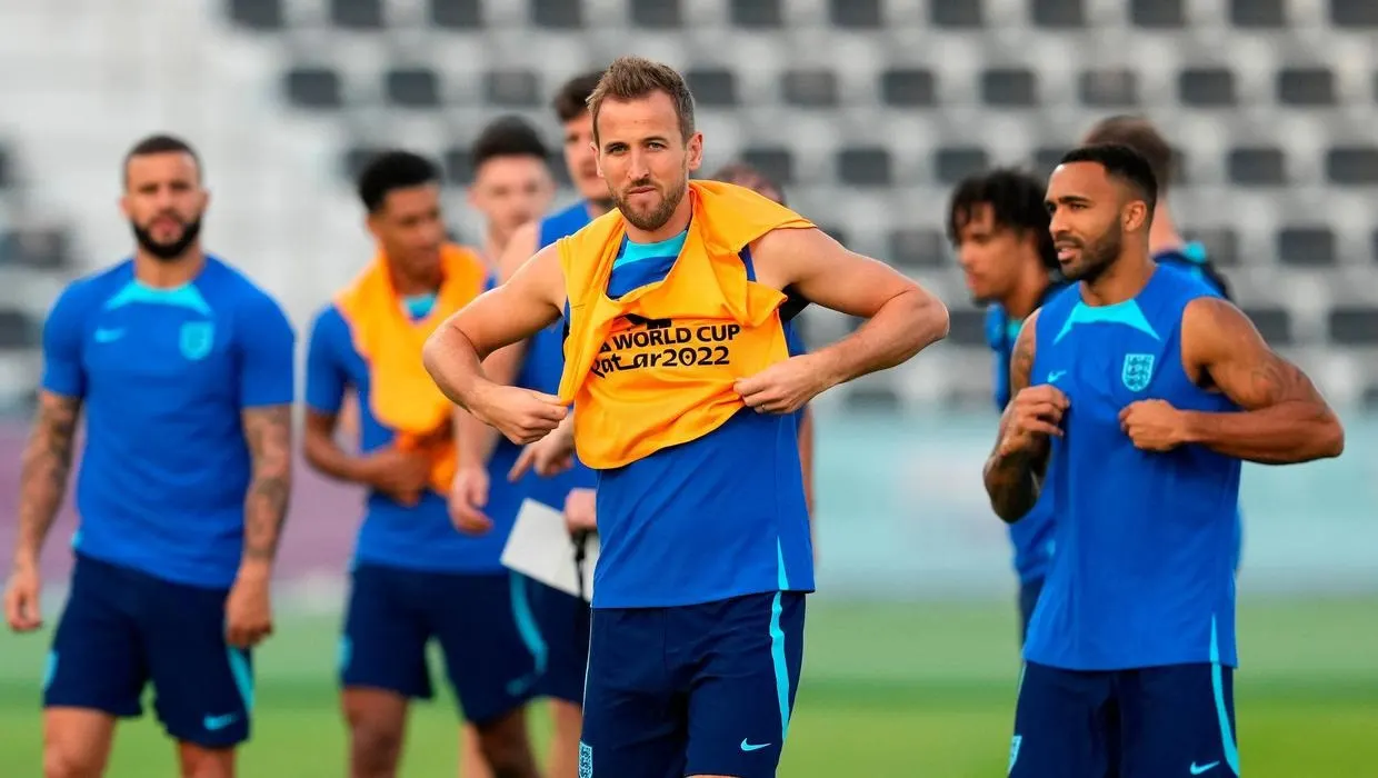 بعد تهديد الفيفا.. 7 دول تتراجع عن ارتداء شارة المثليين في كأس العالم 2022 بقطر