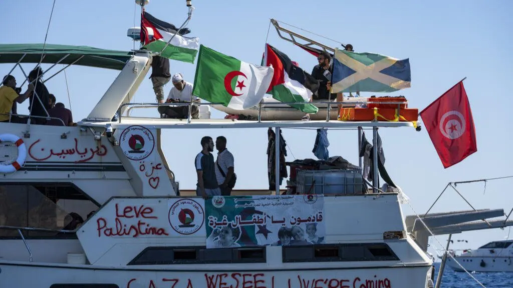بعد اعتراض إسرائيل لهم.. ماذا يحدث لناشطي أسطول غزة؟