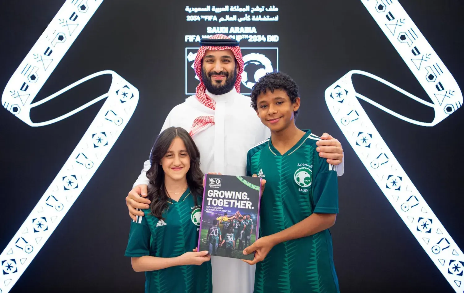 فوز السعودية بتنظيم كأس العالم 2034 في عيون الصحافة العالمية