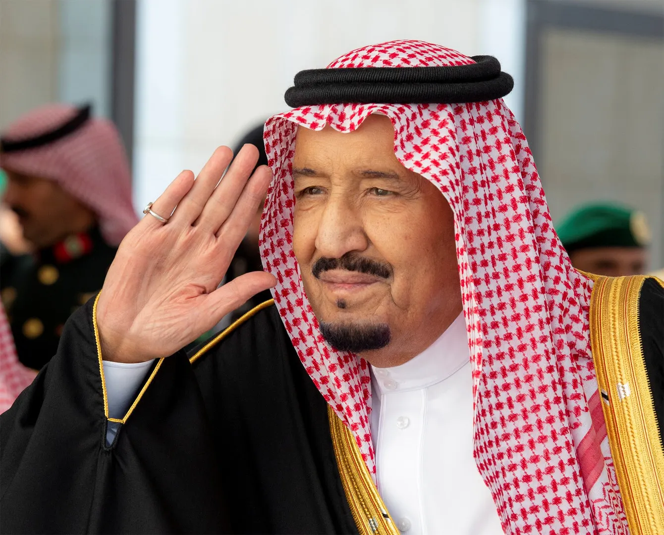 خادم الحرمين الشريفين يصل إلى جدة قادمًا من الرياض