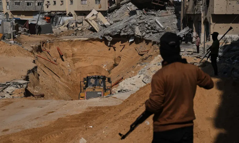 فريق مصري يدخل غزة للبحث عن رفات رهائن إسرائيليين