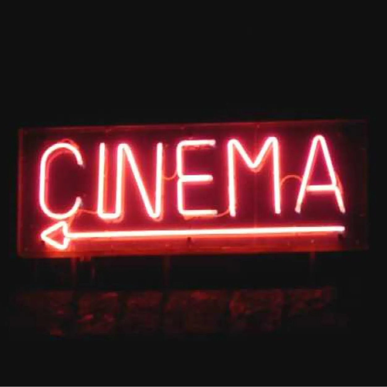 ما عدد تذاكر السينما المباعة في أمريكا الشمالية خلال آخر 10 سنوات؟