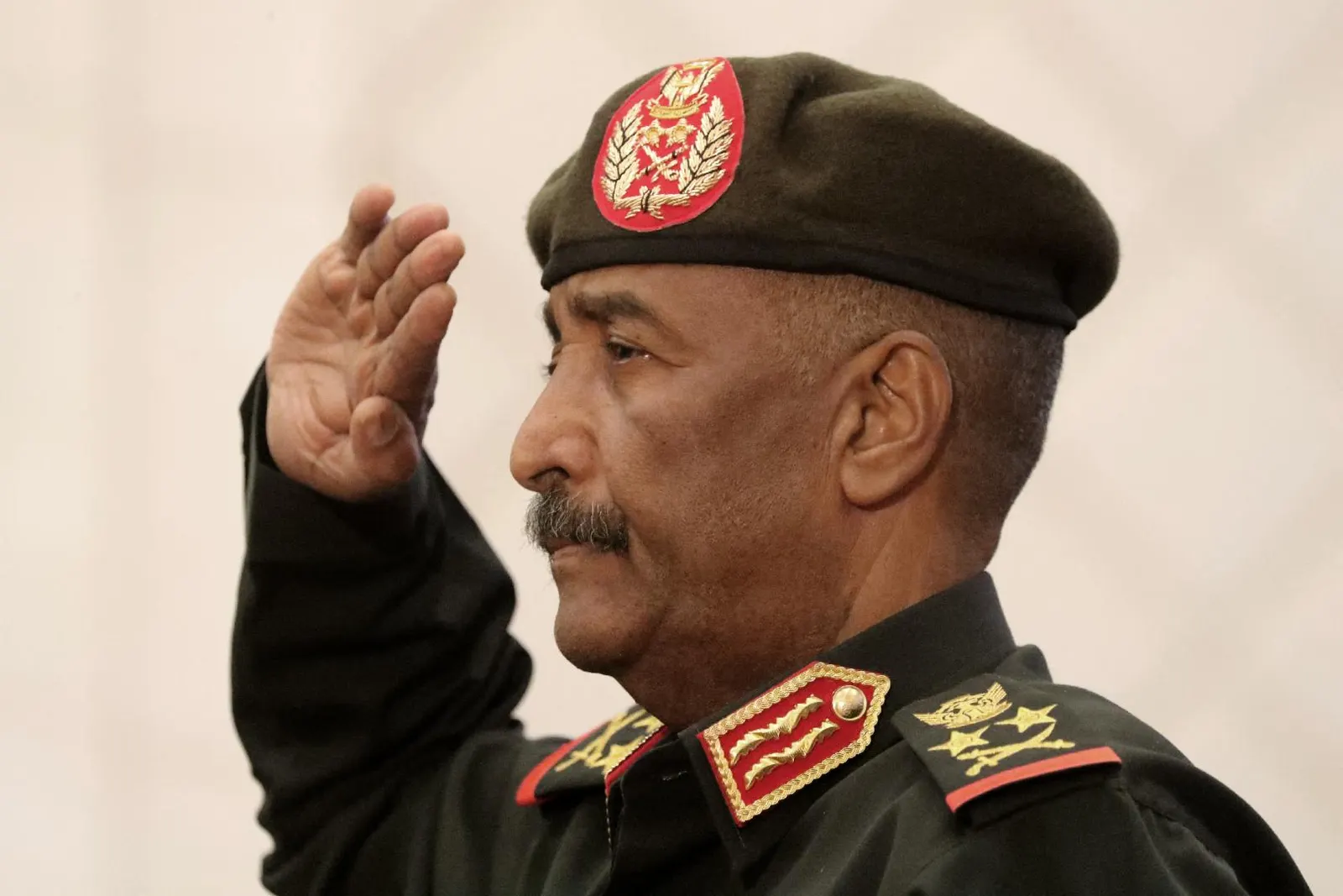 هل اعتقلت قوات الدعم السريع قائد الجيش السوداني؟