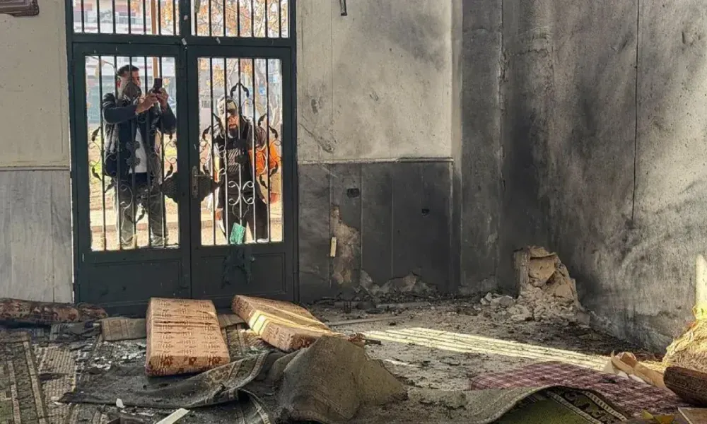 انفجار في مسجد بسوريا والمملكة تستنكر.. ماذا حدث؟