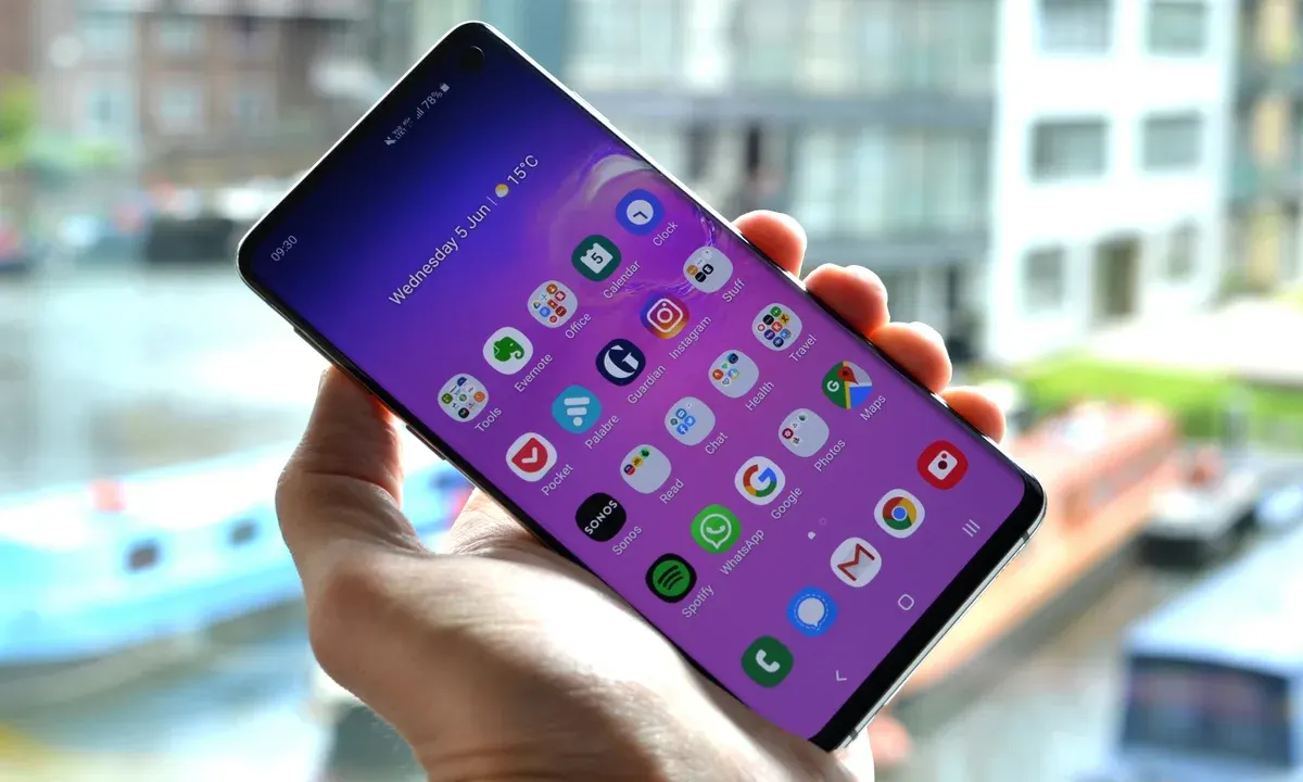 سامسونج تُنهي دعم تحديثات ثلاثة أجهزة جالاكسي قبل إطلاق One UI 8
