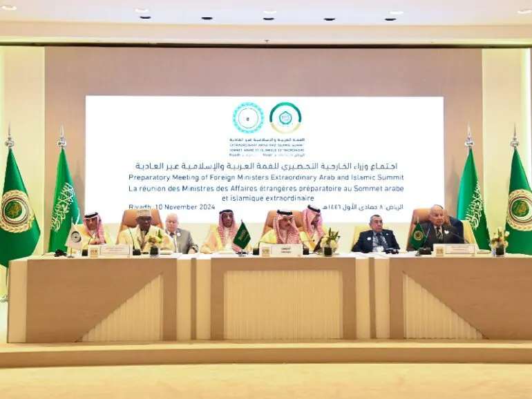 انطلاقًا من موقعها القيادي.. أبرز الجهود السعودية لدعم القضايا العربية والإسلامية