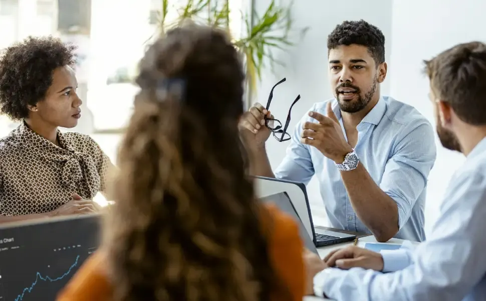 نصيحة خبير: 4 خطوات تعزز مهارات التواصل في العمل
