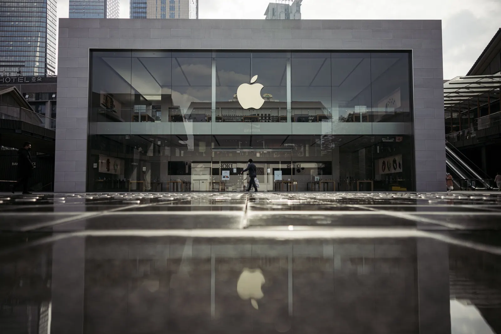 رقائق M3 من Apple.. مزايا جديدة لبعض أجهزة عملاقة التقنية