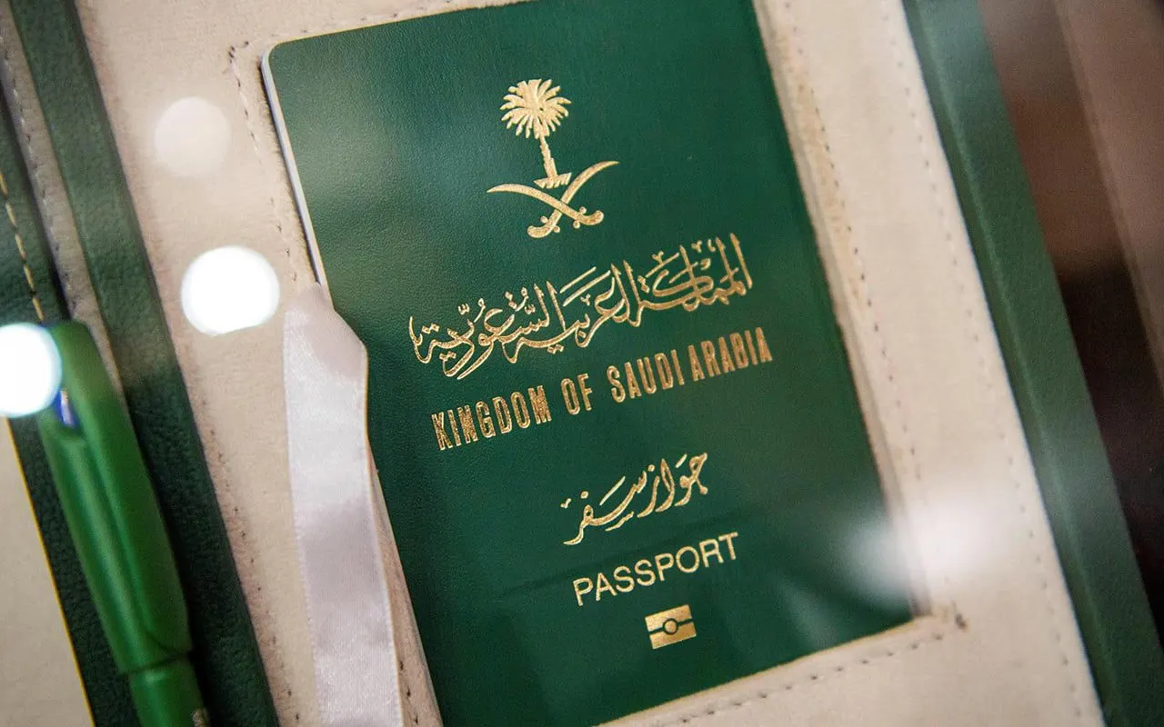 اختيار صور معالم سعودية لطباعتها داخل جواز سفر المملكة