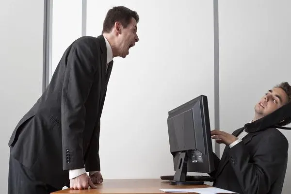 ماذا لو كان مديرك لا يفهم ما تقوم به؟..كيف تتعامل معه باحترافية؟