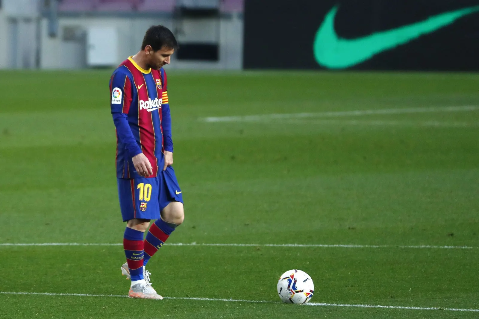 ماذا سيخسر برشلونة برحيل ميسي؟