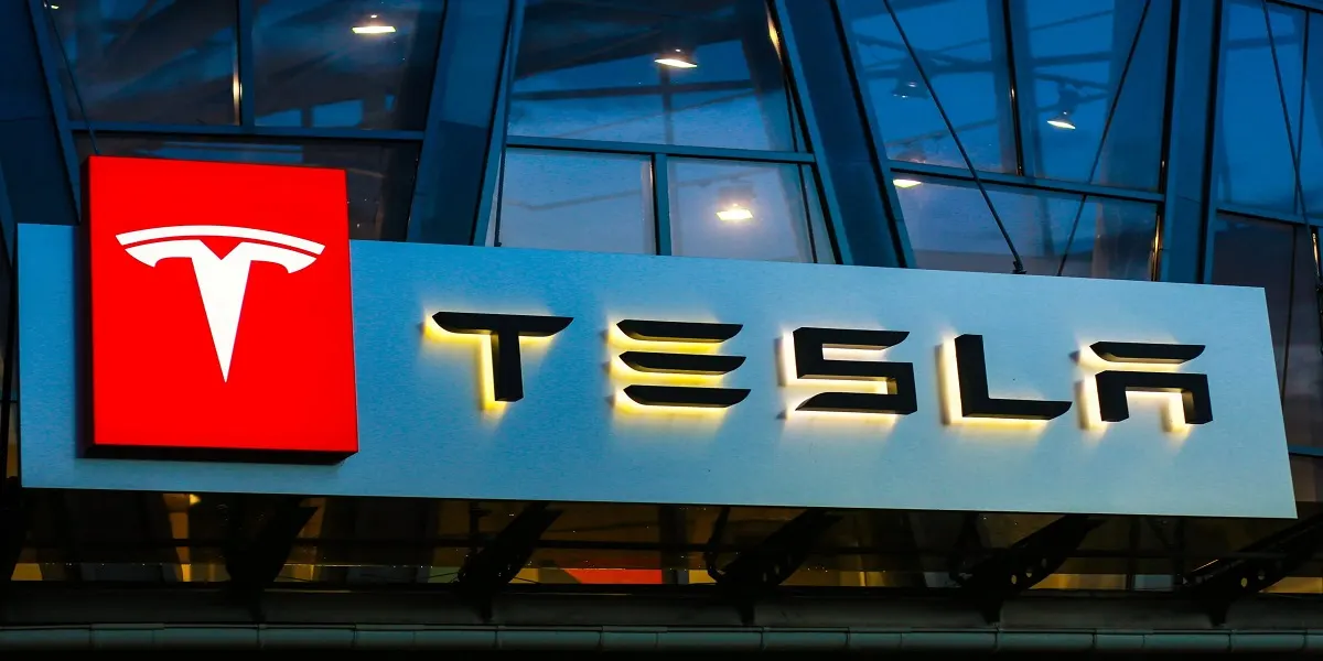 هل ستفقد Tesla مكانتها بين أكبر 7 شركات حول العالم؟