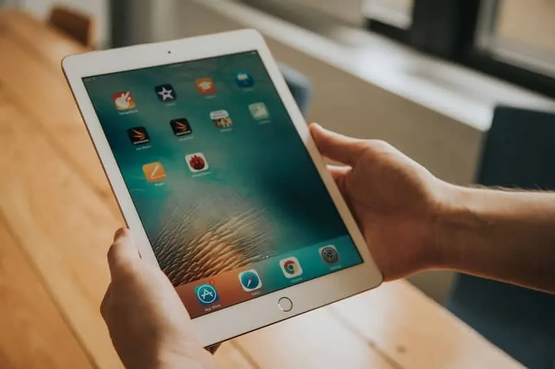 يمكنه تقليد صوتك بالذكاء الاصطناعي.. ما هو نظام التشغيل الجديد iPadOS 17 لأجهزة آيباد ؟