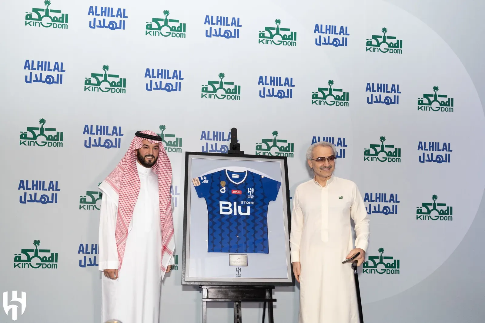 الوليد بن طلال يفاوض «صندوق الاستثمارات» للاستحواذ الكامل على نادي الهلال