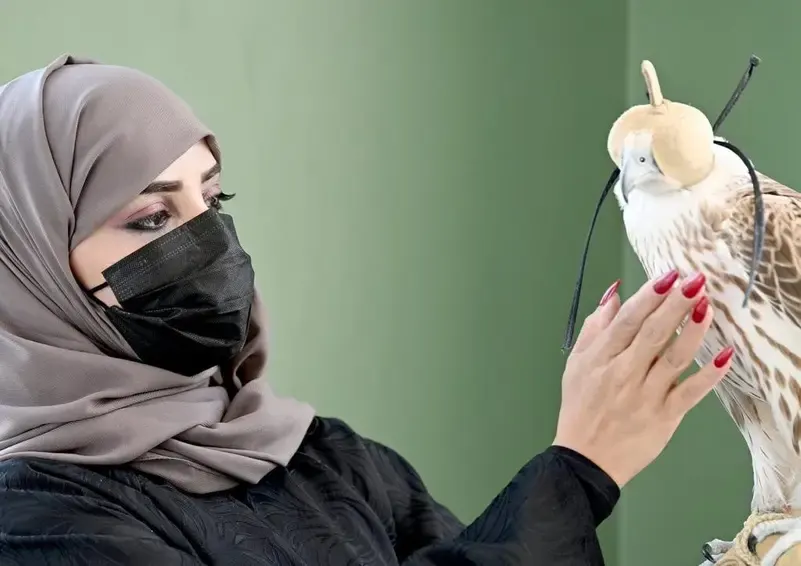 لفتت الأنظار في مهرجان الملك عبدالعزيز.. من هي منى الخريص؟