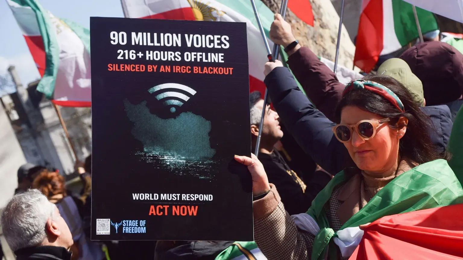 تهريب أجهزة «ستارلينك» إلى إيران لتجاوز أطول انقطاع للإنترنت وسط ملاحقات أمنية