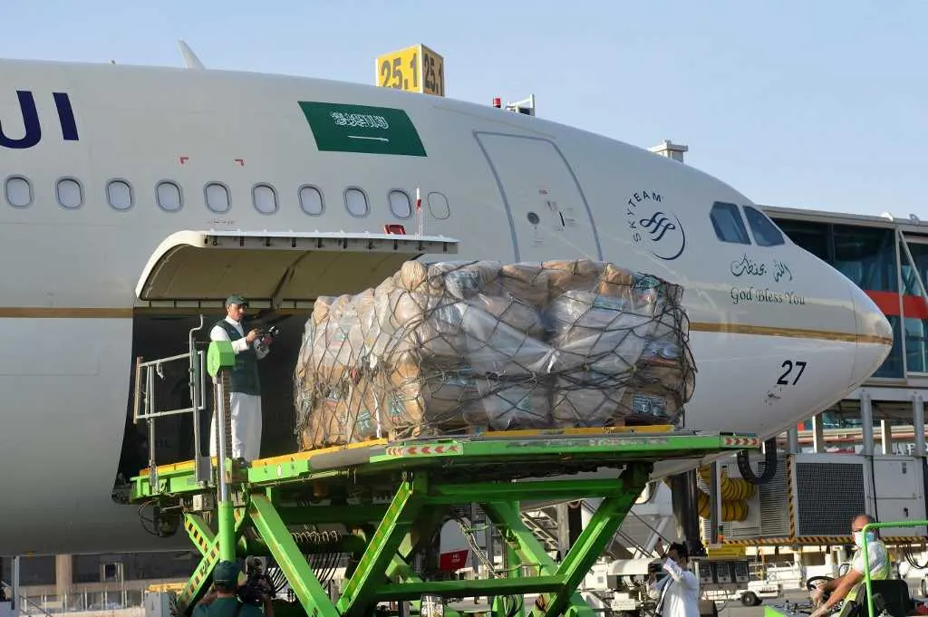 هبة العرب لنجدة منكوبي الزلزال.. ماذا قدمت الدول؟