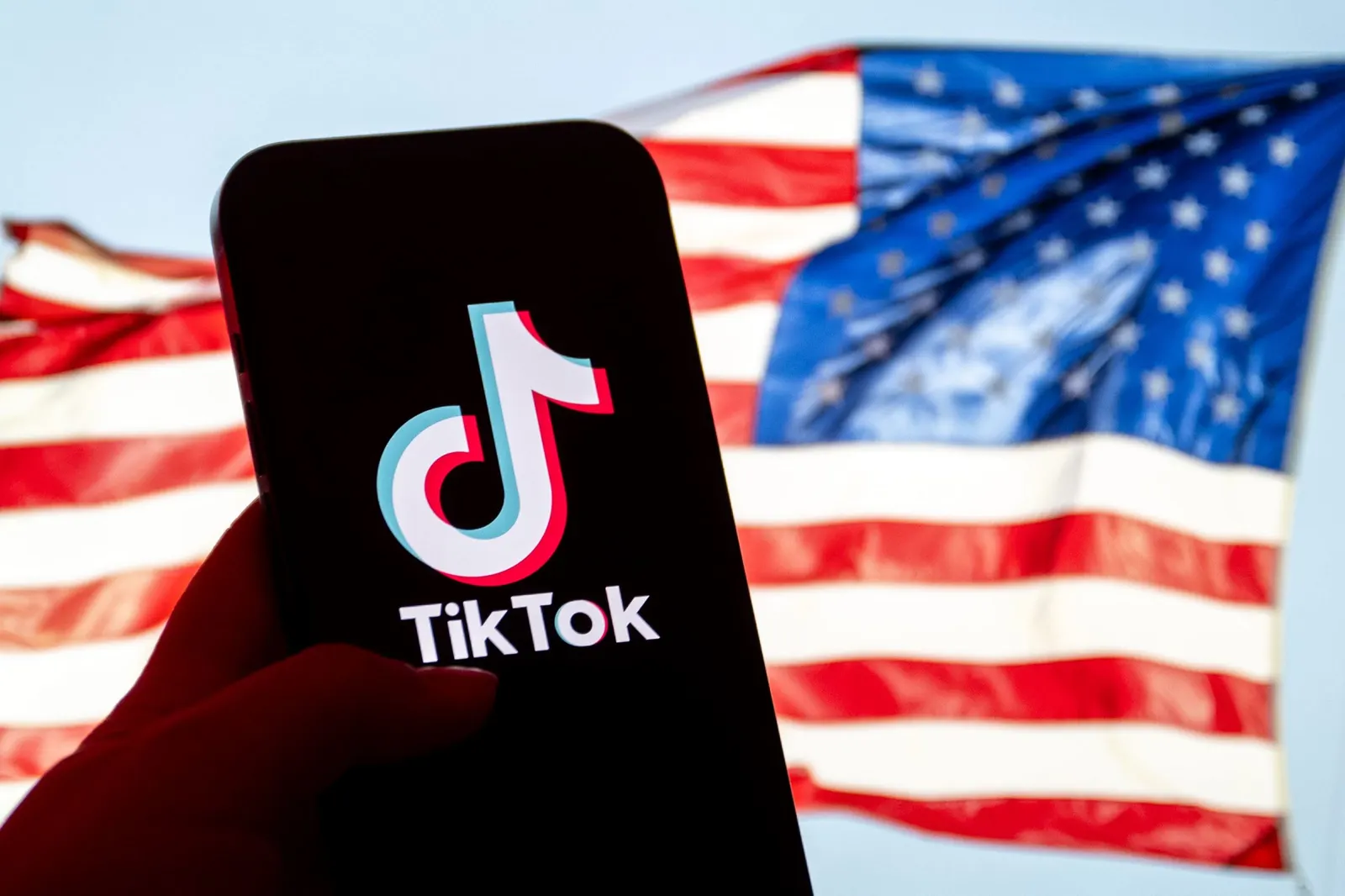 دعوات حظر TikTok في أمريكا تتحول إلى قانون.. متى يُتوقع تنفيذه؟