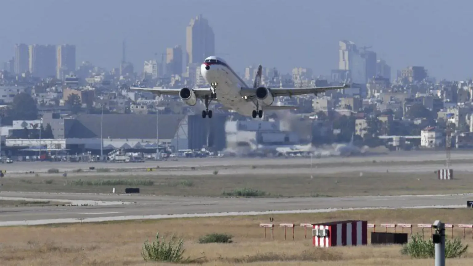 الولايات المتحدة تنضم إلى بريطانيا وتحث مواطنيها على مغادرة لبنان