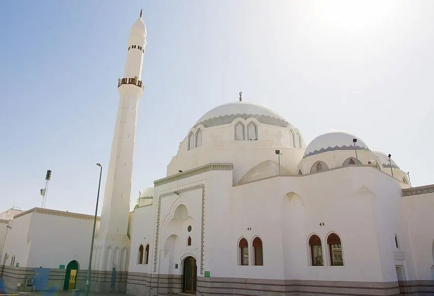 حكاية "مسجد الجمعة".. أول مسجد صلى فيه المصطفى بعد هجرته
