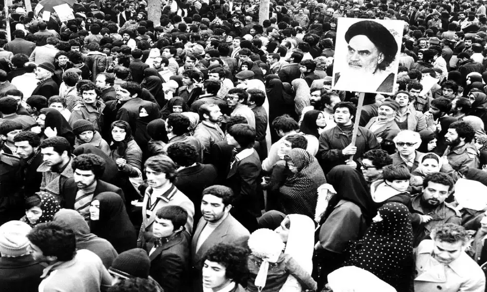 رحلة بلورة النظام الإيراني.. محطات سياسية فارقة