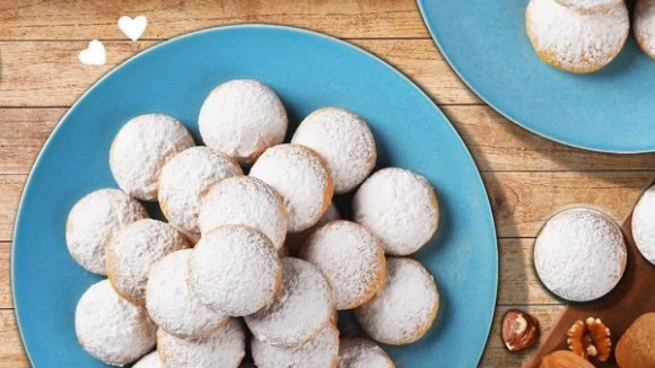 حكاية "كعك" العيد .. ومراحل ظهور "العيدية" و تطورها