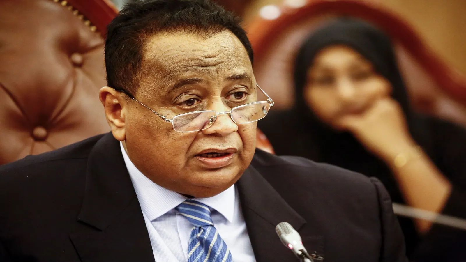 بعد إعادة اعتقاله.. معلومات عن وزير خارجية السودان الأسبق