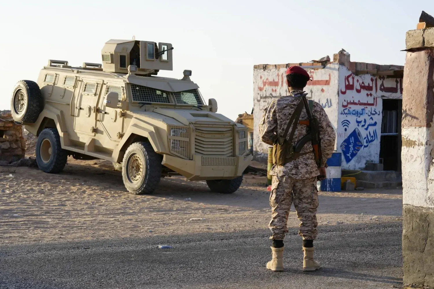 قوات درع الوطن تتحرك والمجلس الانتقالي الجنوبي يتأهب.. ماذا يحدث في اليمن؟