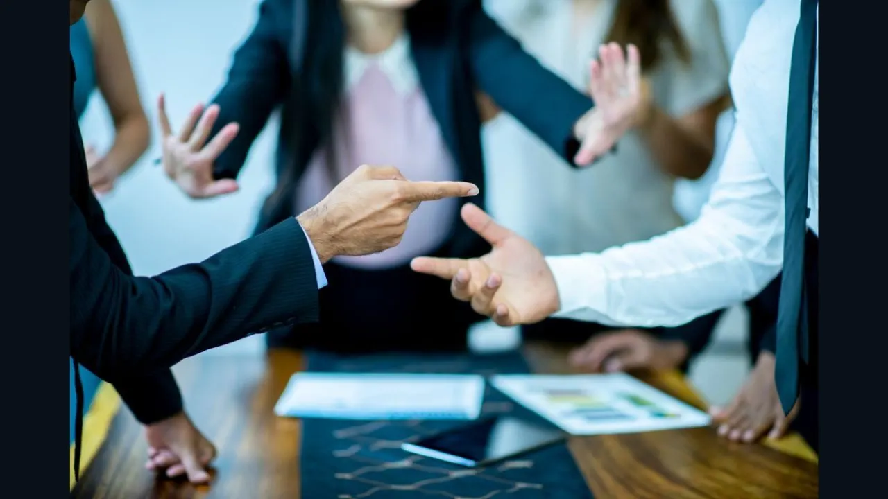 لماذا تعتقد أنك على حق بينما أنت على خطأ؟