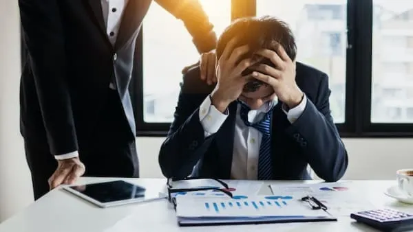 ماذا لو كانت بيئة العمل المحيطة بك سامة.. كيف تتعامل معها؟