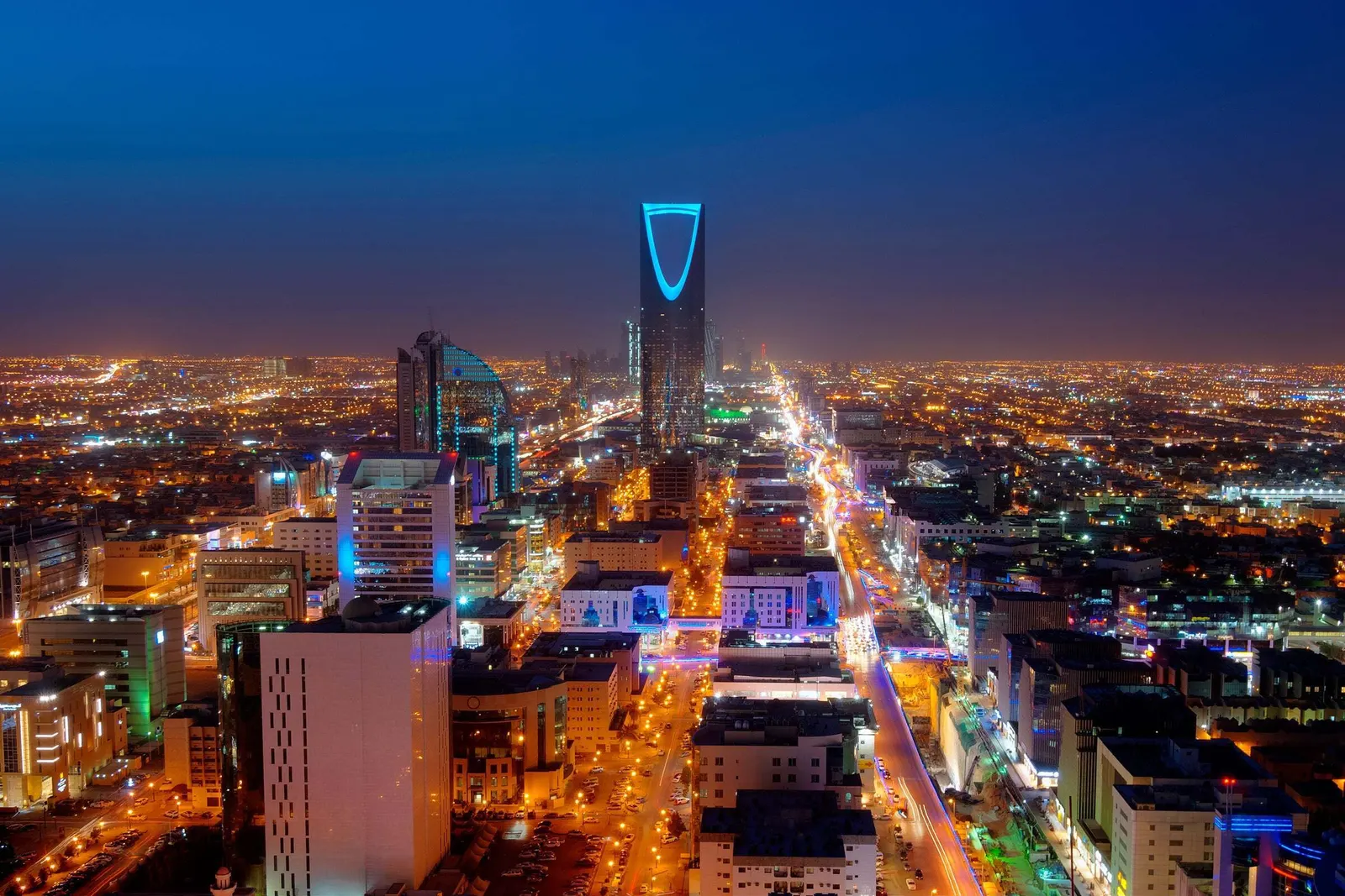 برنامج الاقتصاديين السعوديين.. كل ما تريد معرفته عن شروط الدفعة 20