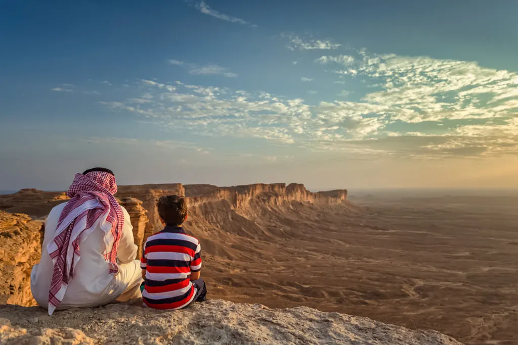 السعودية تتيح تأشيرة الزيارة الإلكترونية لـ 6 دول جديدة.. ما هي؟