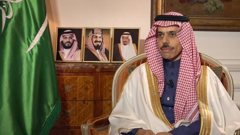وزير الخارجية يبيّن الرؤية السعودية لإنهاء الأزمتين الفلسطينية واليمنية بالكامل