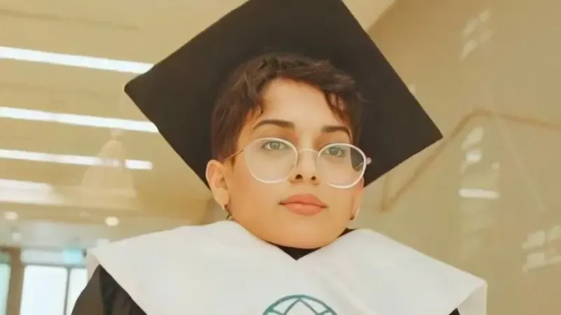 دانا الهاجري.. شابة سعودية تتحدى الصعاب وتحقق التفوق العلمي