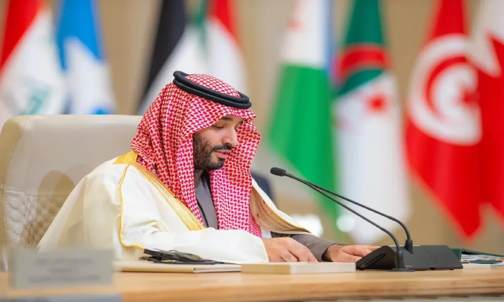 دور السعودية السياسي عربيا.. صمام أمان في إقليم مضطرب