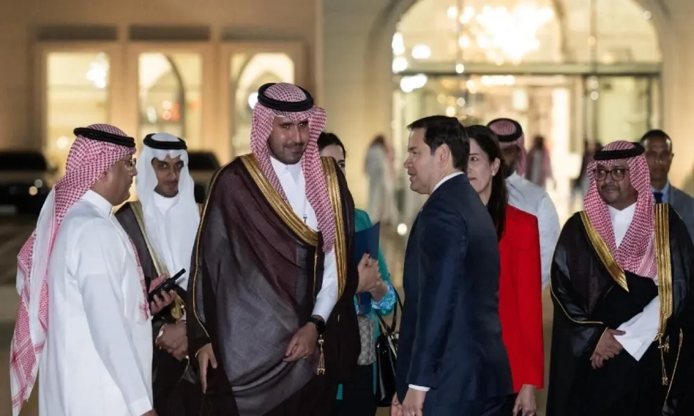 لماذا تتفاوض واشنطن مع روسيا وأوكرانيا بشكل منفرد؟