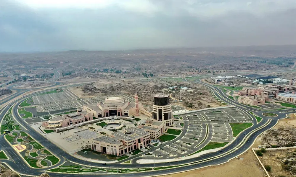 دراسات عليا مجانية من جامعة الملك خالد.. الشروط والتفاصيل