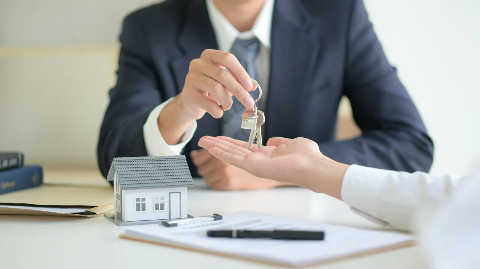 الشروط الأساسية لاستخراج رخصة "الاستشارات العقارية"