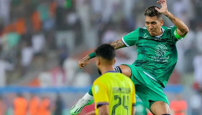 شد عضلي يبعد فيرمينو عن مباراة الخليج القادمة.. لماذا يصاب الرياضيون به؟