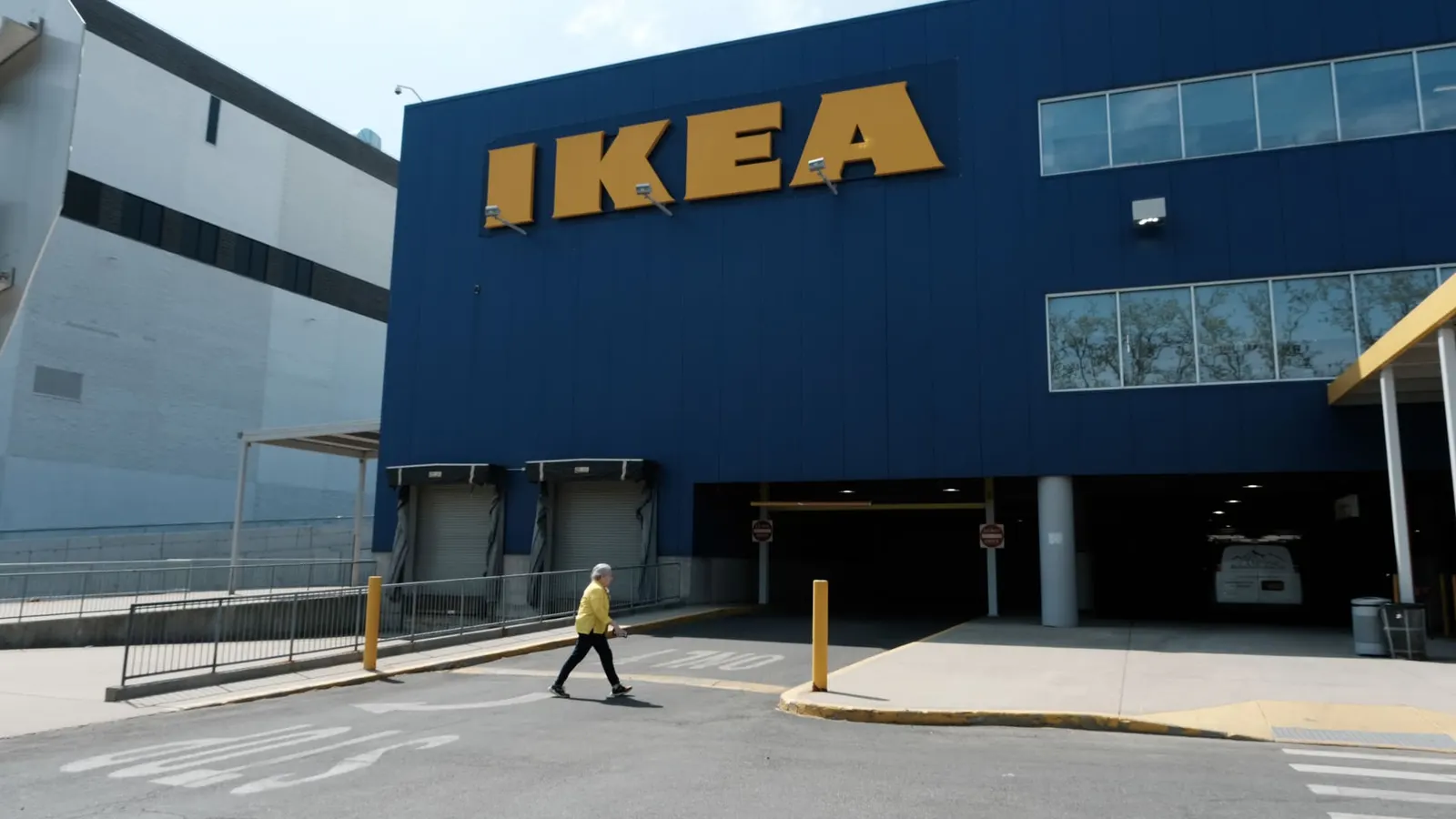 بعض الدول تملك فرعًا واحدًا.. عدد متاجر IKEA حول العالم