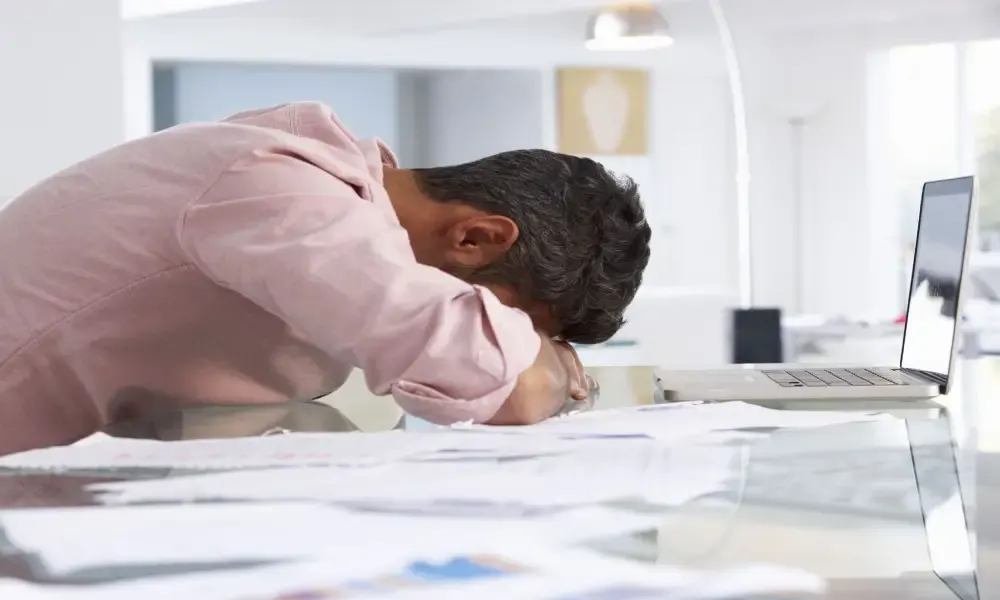 لماذا يحذر العلماء من الجلوس لفترات طويلة؟