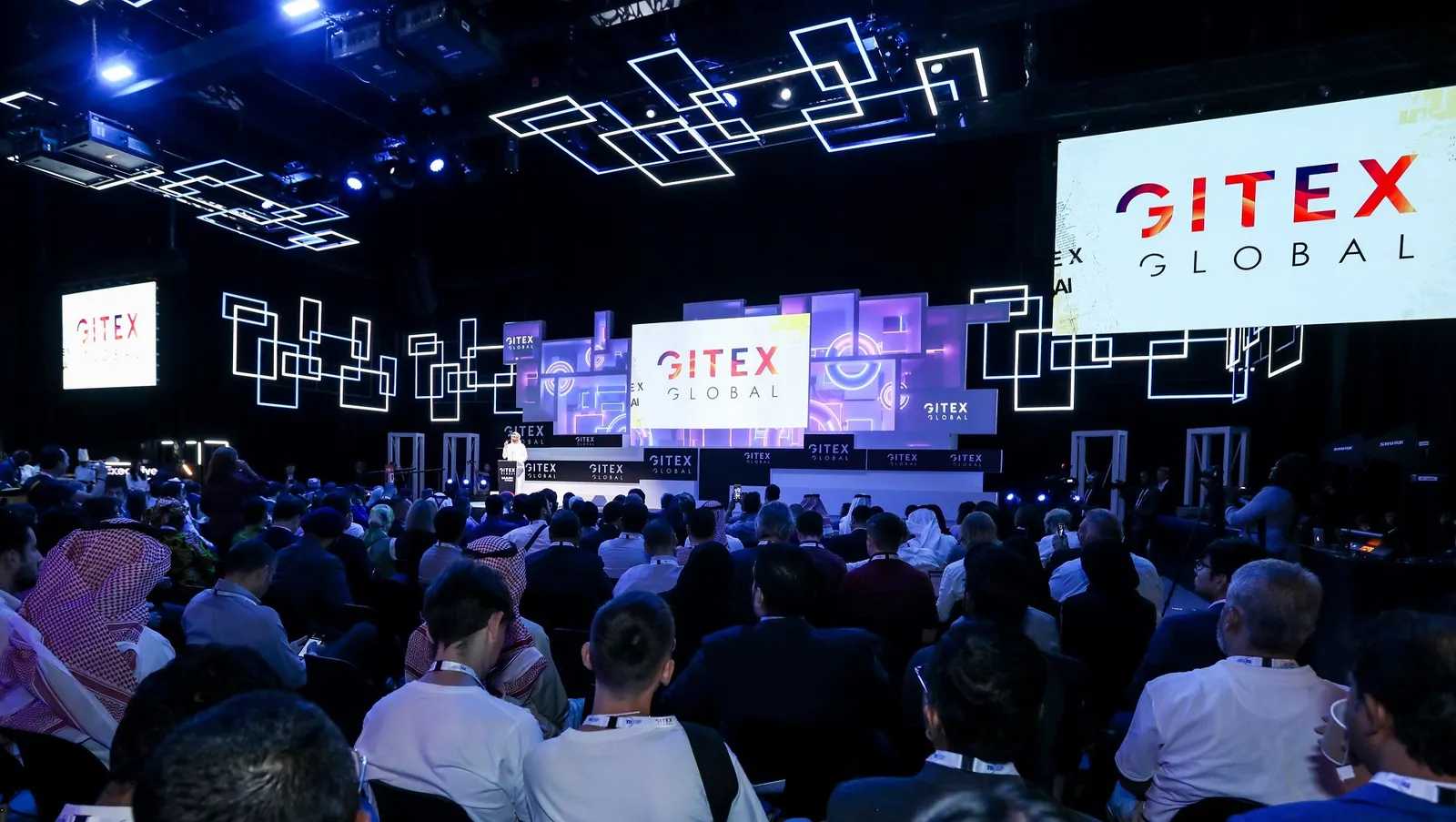 ينطلق غدًا.. ماذا نعرف عن معرض جيتكس جلوبال 2023؟