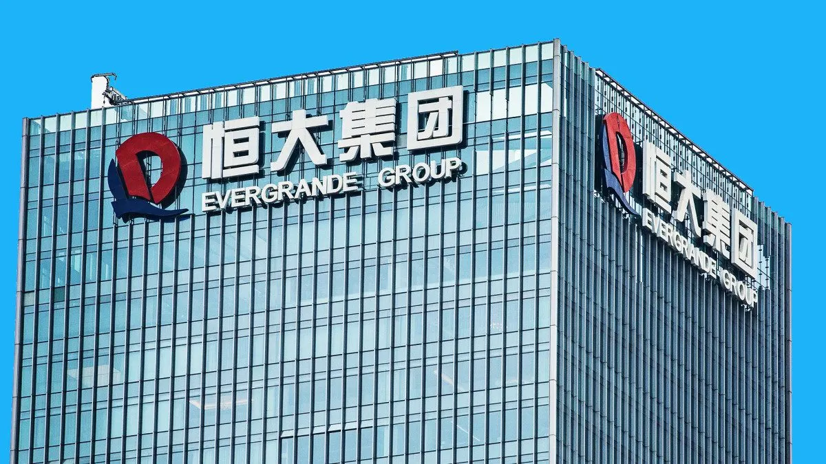 شركة Evergrande في طريقها للانهيار.. كيف سقط العملاق الصيني؟