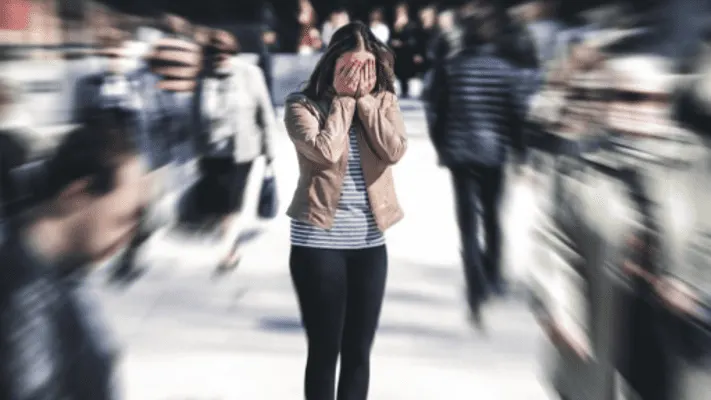 هل خوفك من الخروج من المنزل يعني أنك مصاب بـ "رهاب الخلاء"؟