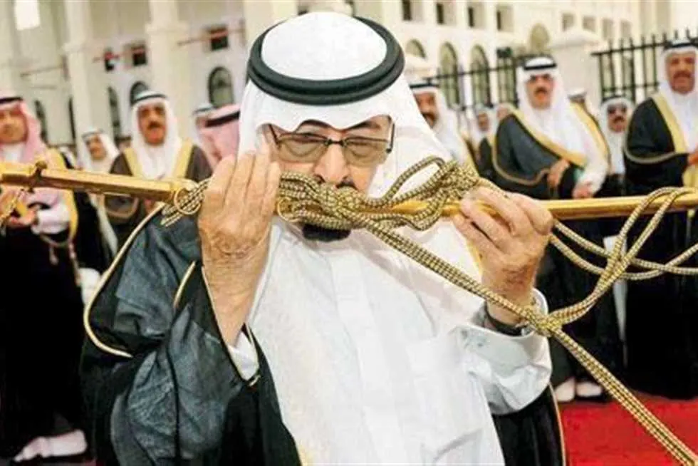 سيف الملوك.. تاريخ "السيف الأجرب" من مؤسس "السعودية الثانية" إلى الملك سلمان
