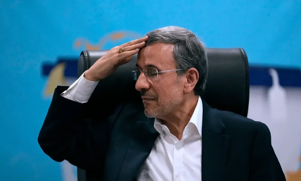 كيف تحولت جامعة عسكرية في بودابست إلى فخ الموساد لأحمدي نجاد؟