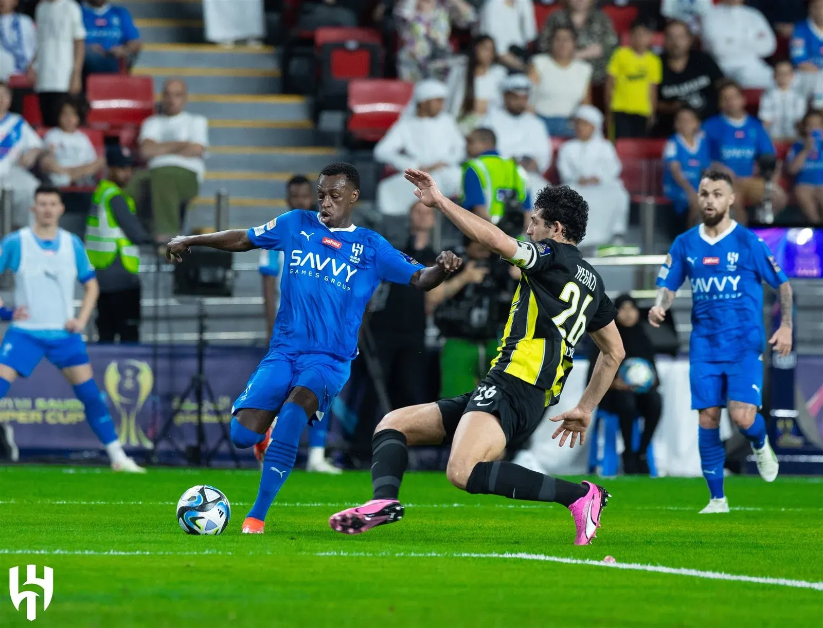 على غرار العين والهلال.. أشهر حالات إلغاء المباريات بسبب سوء الأحوال الجوية